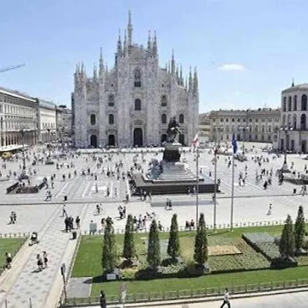 Duomo With Lovely Terrace * Milan